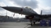 ເຮືອບິນລົບ F-16 ວາງສະແດງ ໃນລະຫວ່າງງານ Paris Air Show.