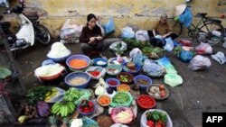 Câu chuyện tài khóa và lạm phát: Keynesian hay Monetarism?